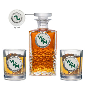 William and Mary Heritage Decanter with 2 Glasses